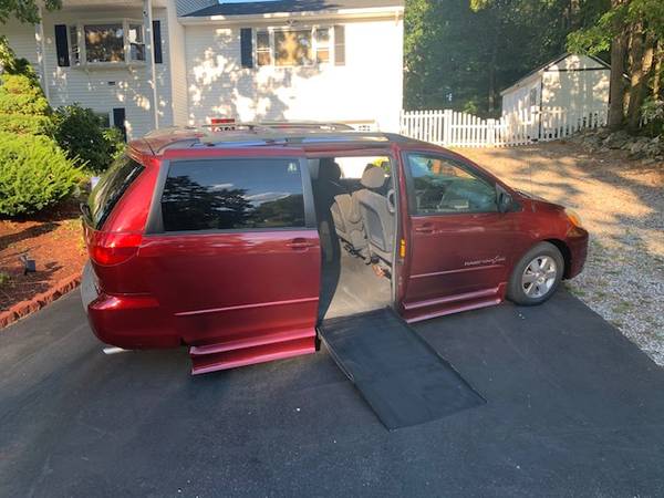 TOYOTA HANDICAP WHEELCHAIR VAN - cars & trucks - by owner - vehicle... for sale in Nashua, CT – photo 3