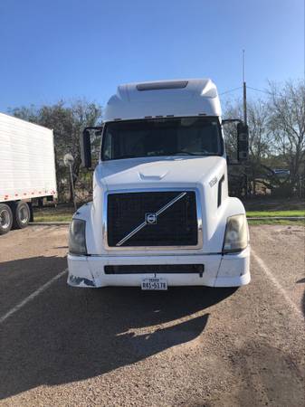 For SALE!! 2007 Volvo Truck - cars & trucks - by owner - vehicle... for sale in McAllen, TX – photo 3