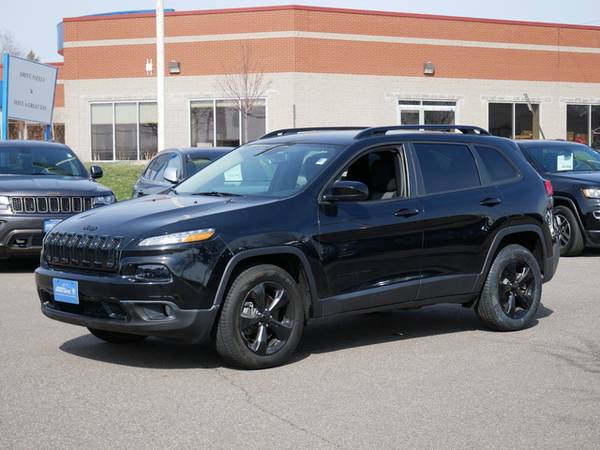 2018 Jeep Cherokee Latitude - - by dealer - vehicle for sale in Inver Grove Heights, MN – photo 4