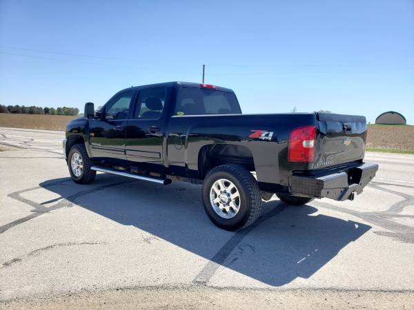 2011 Chevy 2500HD Crew Cab LTZ - - by dealer - vehicle for sale in Canton, WI – photo 4