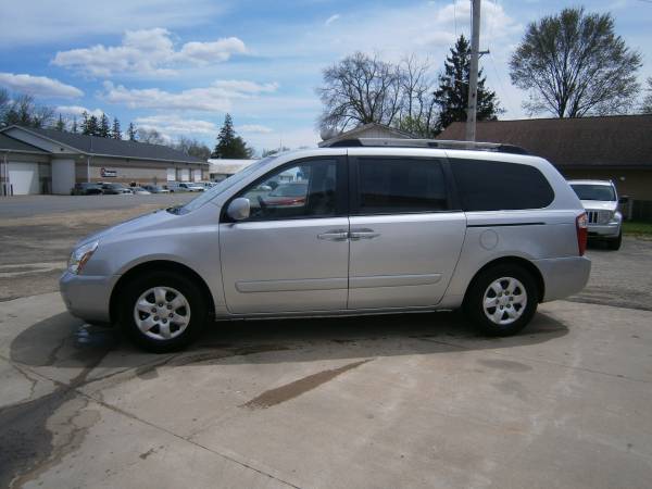 2008 Kia Sedona - - by dealer - vehicle automotive sale for sale in Westby, WI – photo 2