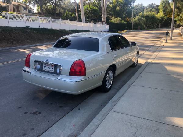 2007 Lincoln Town Car - cars & trucks - by owner - vehicle... for sale in West Covina, CA – photo 2