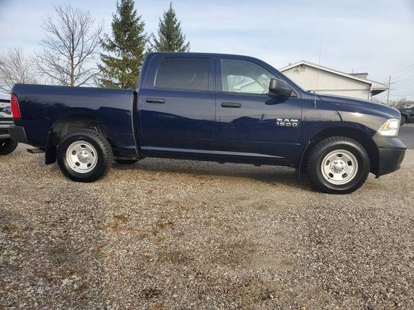 2015 Ram 1500 Crew Cab - Financing Available! - cars & trucks - by... for sale in Grayslake, WI – photo 3