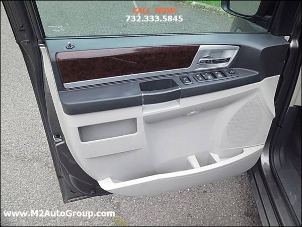2010 Chrysler Town Country Touring Plus 4dr Mini Van for sale in East Brunswick, NJ – photo 19
