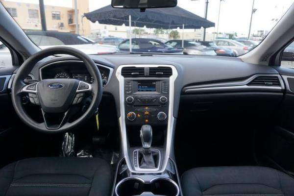 2015 Ford Fusion SE - - cars & trucks - by dealer - vehicle... for sale in Miami, FL – photo 18