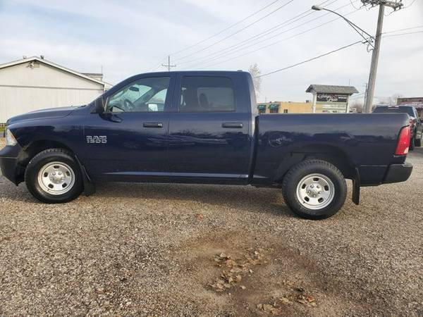 2015 Ram 1500 Crew Cab - Financing Available! - cars & trucks - by... for sale in Grayslake, IL – photo 9