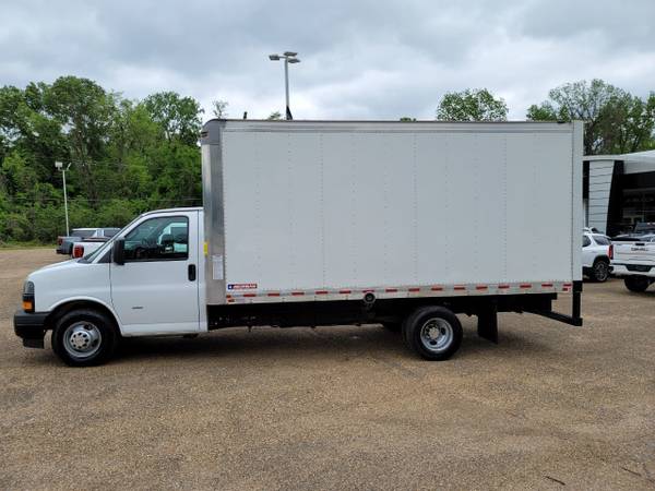 2019 Chevrolet Express Commercial Cutaway 16 FOOT BOX - cars & for sale in Vicksburg, LA – photo 7