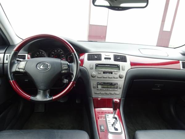 2005 Lexus ES 330 - - by dealer - vehicle automotive for sale in Waterloo, WI – photo 21