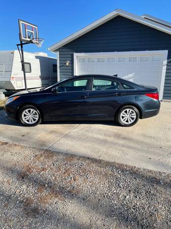 2012 Hyundai Sonata - cars & trucks - by owner - vehicle automotive... for sale in Bozeman, MT – photo 2
