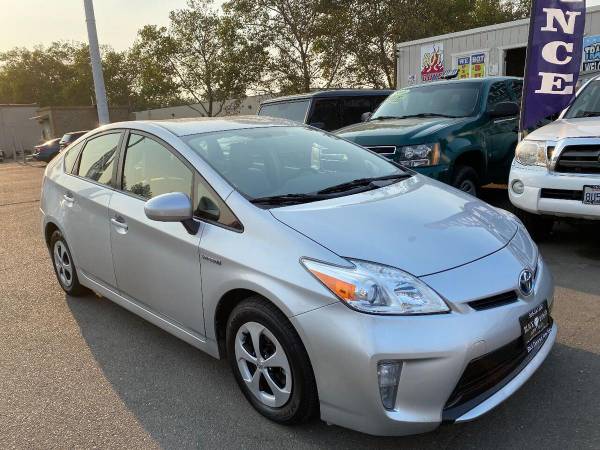 2015 Toyota Prius Three 4dr Hatchback - Comes with Warranty! - cars... for sale in Rancho Cordova, NV – photo 2