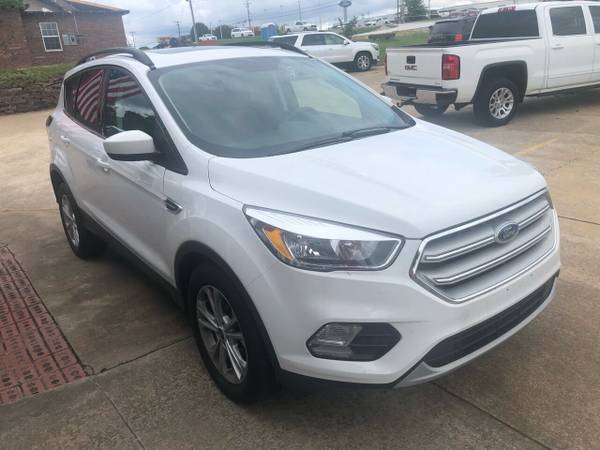 2018 Ford Escape SE 4dr SUV suv White - cars & trucks - by dealer -... for sale in Springdale, AR – photo 4