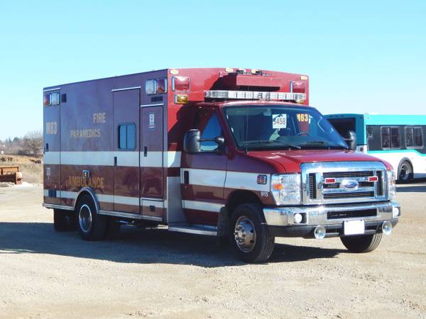 Ambulance, 2013 Ford E-350, 5 4 Gas, Runs Good, Newer Tires, Free for sale in Midlothian, IL – photo 2