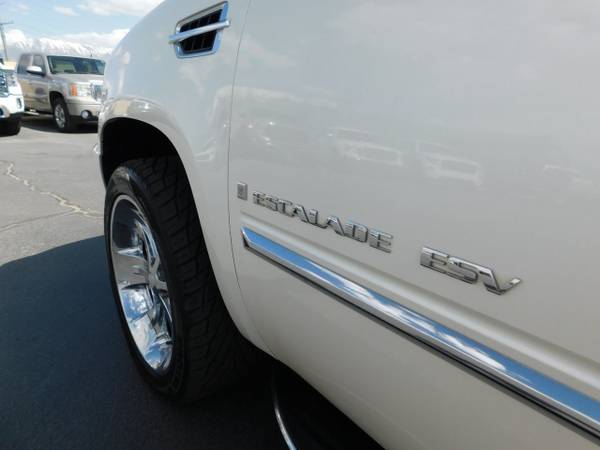 2007 Cadillac Escalade ESV AWD 4dr White Diamo for sale in American Fork, AZ – photo 17