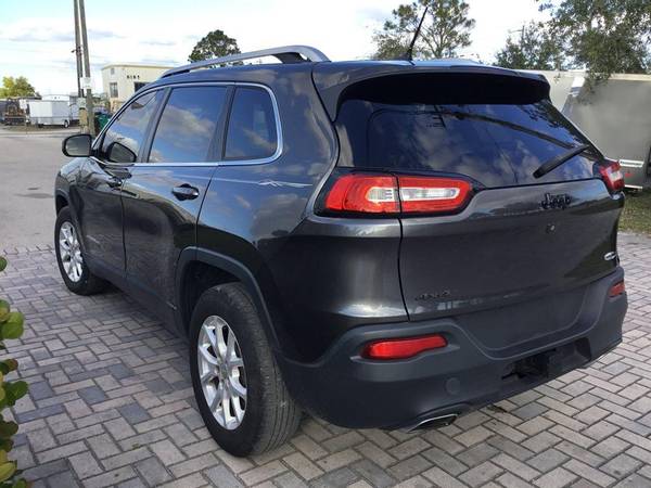 2015 Jeep Cherokee Latitude - Lowest Miles/Cleanest Cars In FL for sale in Fort Myers, FL – photo 3
