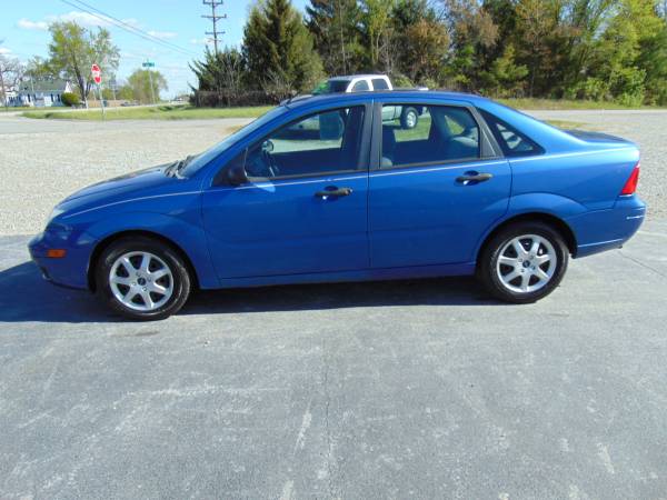 2005 FORD FOCUS ZX4 SE - - by dealer - vehicle for sale in CHURUBUSCO, IN, IN – photo 5