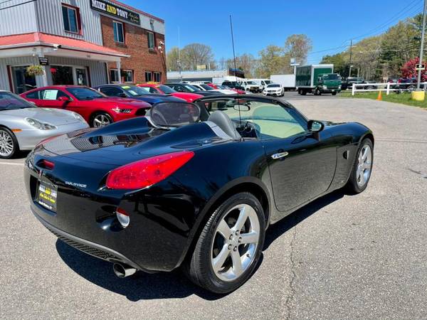 Look What Just Came In! A 2006 Pontiac Solstice with only for sale in South Windsor, CT – photo 5
