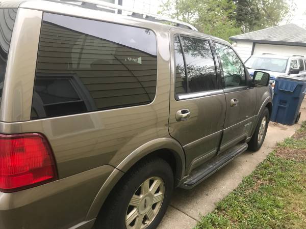 2004 Lincoln Navigator for sale in milwaukee, WI – photo 3