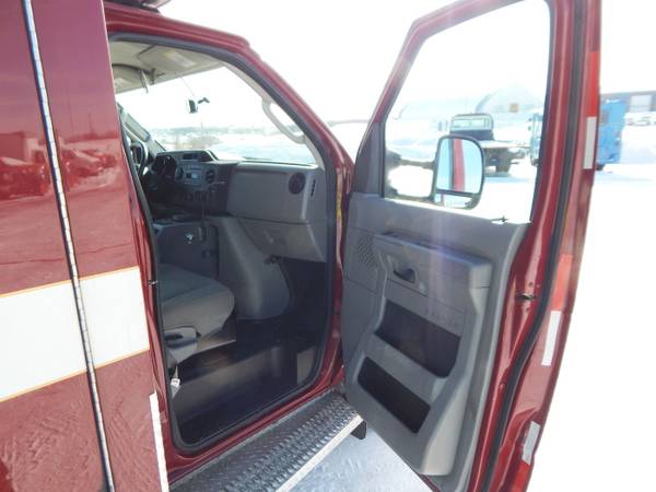 Ambulance, 2017 Ford E-350, GasEngine, Runs Good, Newer Tires, Free for sale in Midlothian, IL – photo 19