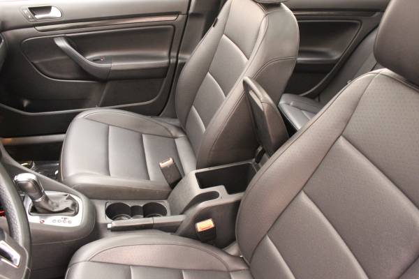 2011 Volkswagen Jetta SportWagen 2.0L TDI W/HEATEDSEATS Stock #:C0693 for sale in Scottsdale, AZ – photo 17