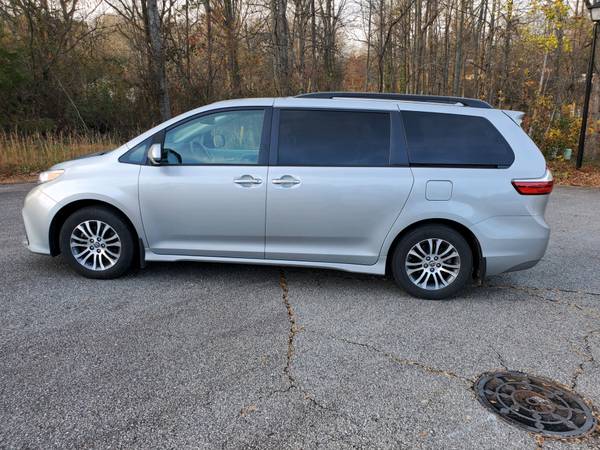 2019 TOYOTA SIENNA XLE - - by dealer - vehicle for sale in Inman, SC – photo 4