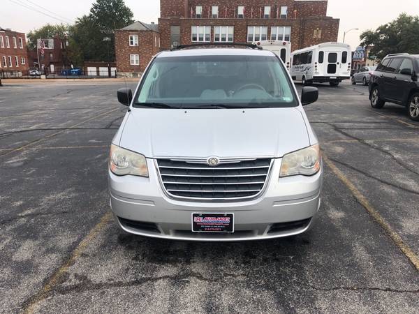 2009 CHRYSLER T & C! $2200 DOWN!! NO WAITING ON A CREDIT APPROVAL... for sale in Saint Louis, MO – photo 2