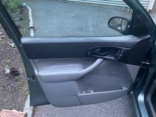 2005 Ford Focus Sedan ZX5 - cars & trucks - by owner - vehicle... for sale in Acushnet, MA – photo 8