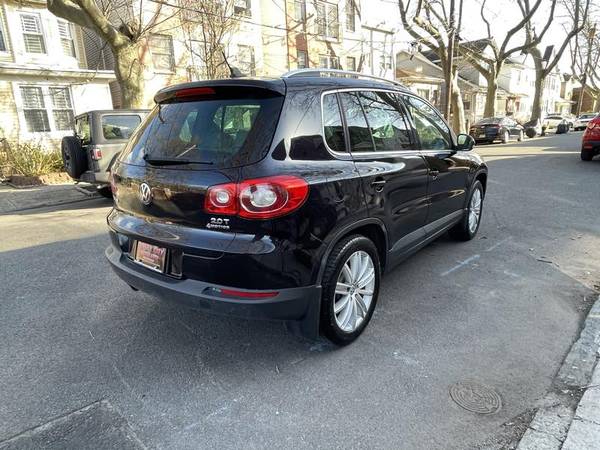2011 VW Volkswagen Tiguan SE 4Motion wSunroof and Navi suv Alpine for sale in Jersey City, NJ – photo 7