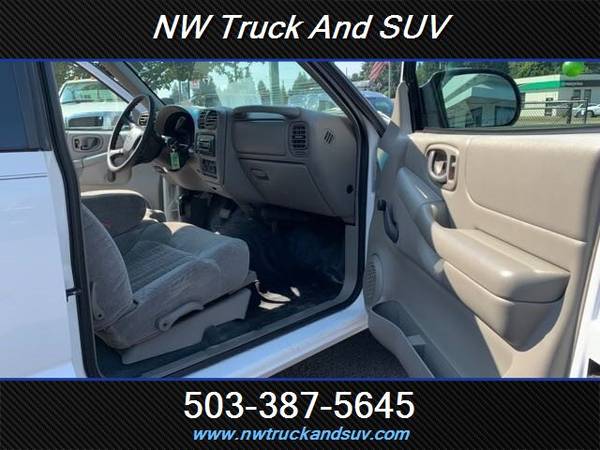 2001 Chevy S10 4x4 Xtended Cab Pick Up 4wd 4.3L V6 5SP Manual for sale in Milwaukee, OR – photo 8