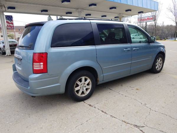 2008 CHRYSLER TOWN & COUNTRY - - by dealer - vehicle for sale in Rockford, IL – photo 4
