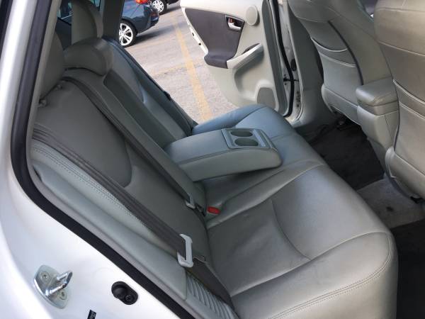 2010 Toyota Prius (Leather-Seats) - cars & trucks - by owner -... for sale in Chicago, IL – photo 8
