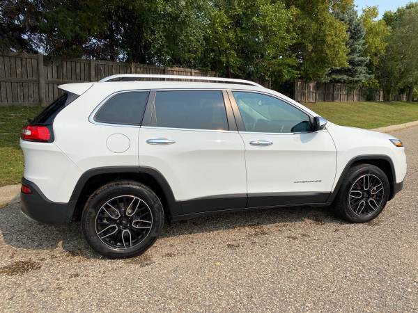 2017 Jeep Cherokee Limited 4X4 - cars & trucks - by dealer - vehicle... for sale in Eden Prairie, MN – photo 3