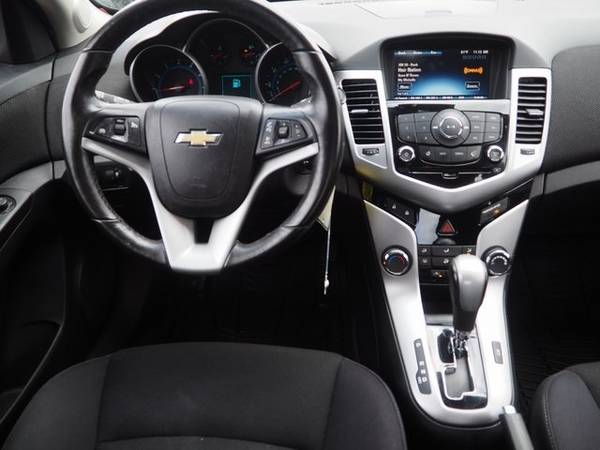 2014 Chevrolet Cruze 1LT - - by dealer - vehicle for sale in Youngstown, OH – photo 11