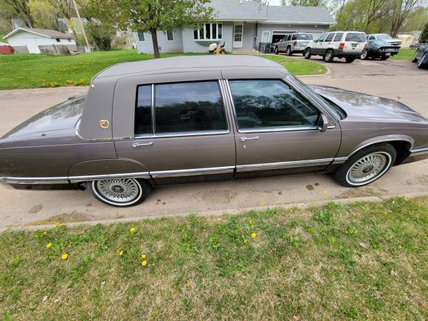 1992 cadillac fleetwood for sale in Sioux City, IA – photo 4