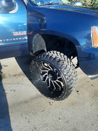 07 chevy suburban lifted - cars & trucks - by dealer - vehicle... for sale in Shannon, MS – photo 7
