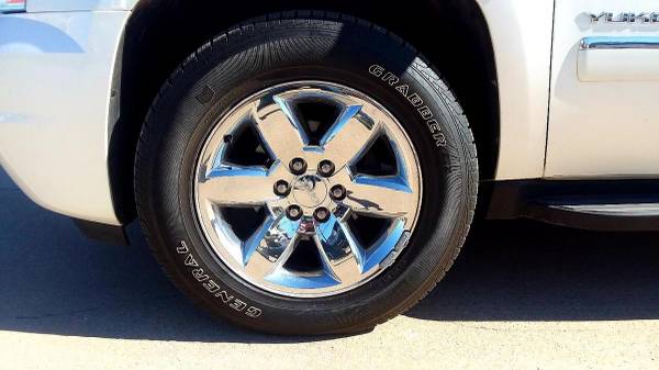 2011 GMC Yukon XL 4WD 4dr 1500 SLT WE SPECIALIZE IN TRUCKS! - cars &... for sale in Broken Arrow, OK – photo 9