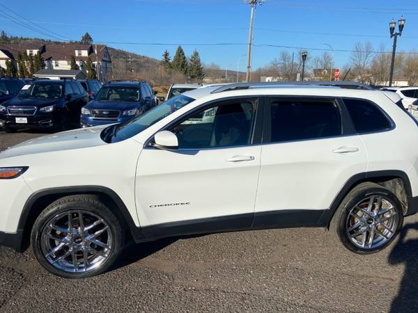 2016 Jeep Cherokee 4WD 4dr 83K Miles Cruise Loaded Up Nice Jeep -... for sale in Duluth, MN – photo 2