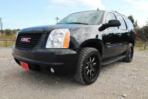 2008 GMC YUKON SLT*LEATHER*NITTOS*20" WHEELS*TOUCH SCREEN... for sale in Liberty Hill, IL – photo 2