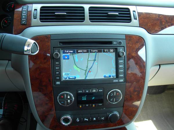 2010 CHEVROLET TAHOE LTZ LEATHER SUNROOF NAVIGATION 1 OWNER!!! for sale in Byram, MS – photo 10