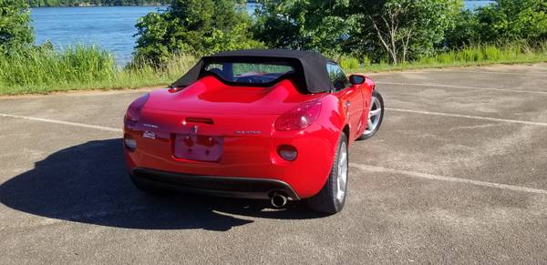 **** 2006 PONTIAC SOLSTICE CONVERTIBLE **** - cars & trucks - by... for sale in Osage Beach, MO – photo 11