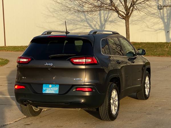 2016 JEEP CHEROKEE LATITUDE 4x4 / ONLY 64K / NEW TIRES / VERY CLEAN... for sale in Omaha, IA – photo 8