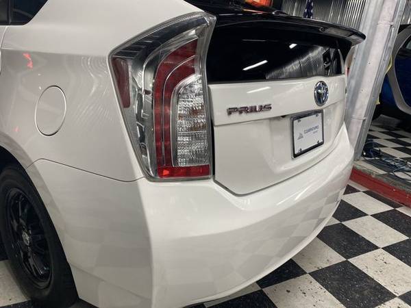 2015 Toyota Prius - CLEAN TITLE & CARFAX SERVICE HISTORY! - cars &... for sale in Portland, OR – photo 19