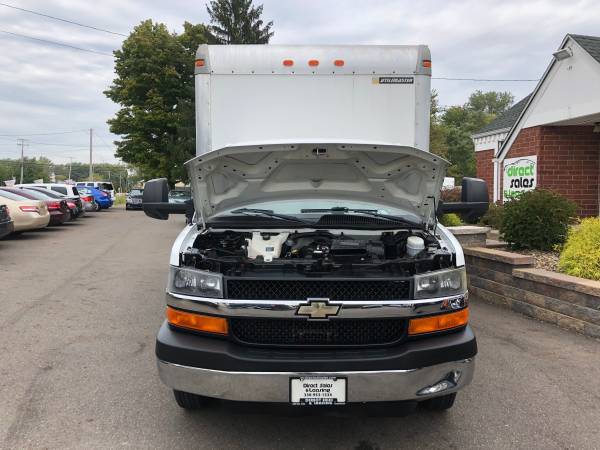 💥11 Dually Box Truck-Runs 100%One Owner/37K Miles/Super Deal💥 for sale in Youngstown, OH – photo 5