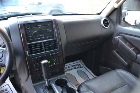 2006 Ford Explorer 4dr 114 WB 4.6L Limited 4WD - cars & trucks - by... for sale in Cuba, MO – photo 13