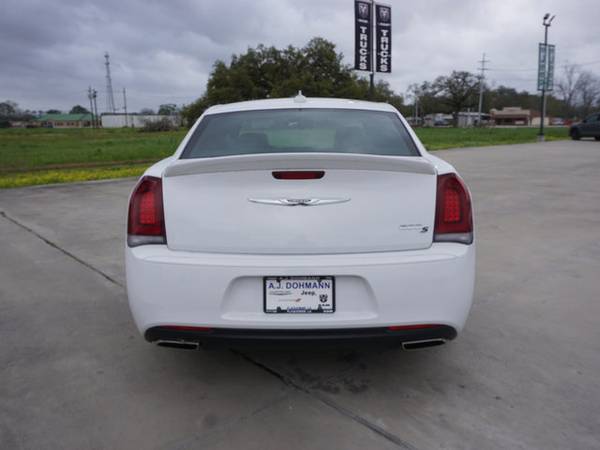 2020 Chrysler 300 300S RWD - - by dealer - vehicle for sale in Plaquemine, LA – photo 7