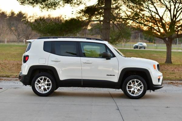 2019 Jeep Renegade Sport 4x4 4dr SUV 9,000 Miles - cars & trucks -... for sale in Omaha, IA – photo 8