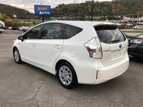 2013 Toyota Prius V 5dr Wgn Two (Natl) - cars & trucks - by dealer -... for sale in Knoxville, TN – photo 5