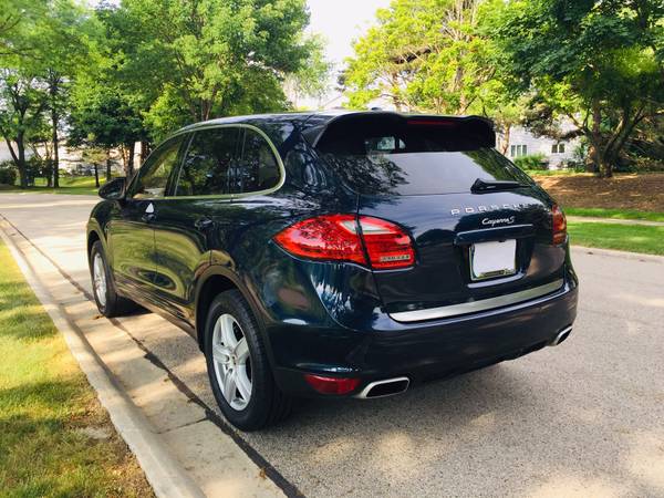 2011 Porsche Cayenne S Hybrid - cars & trucks - by owner - vehicle... for sale in Lake Forest, IL – photo 12