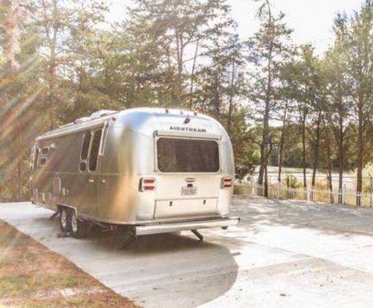 2018 Airstream Tommy Bahama 27FB Relax Edition Financing Available.... for sale in CHANTILLY, District Of Columbia – photo 11