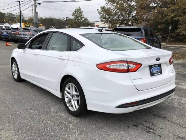 2016 Ford Fusion SE Sedan - cars & trucks - by dealer - vehicle... for sale in Patchogue, NY – photo 4