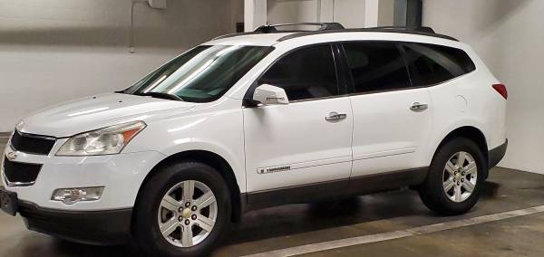 2009 CHEVY TRAVERSE LT - cars & trucks - by owner - vehicle... for sale in Santa Monica, CA – photo 2